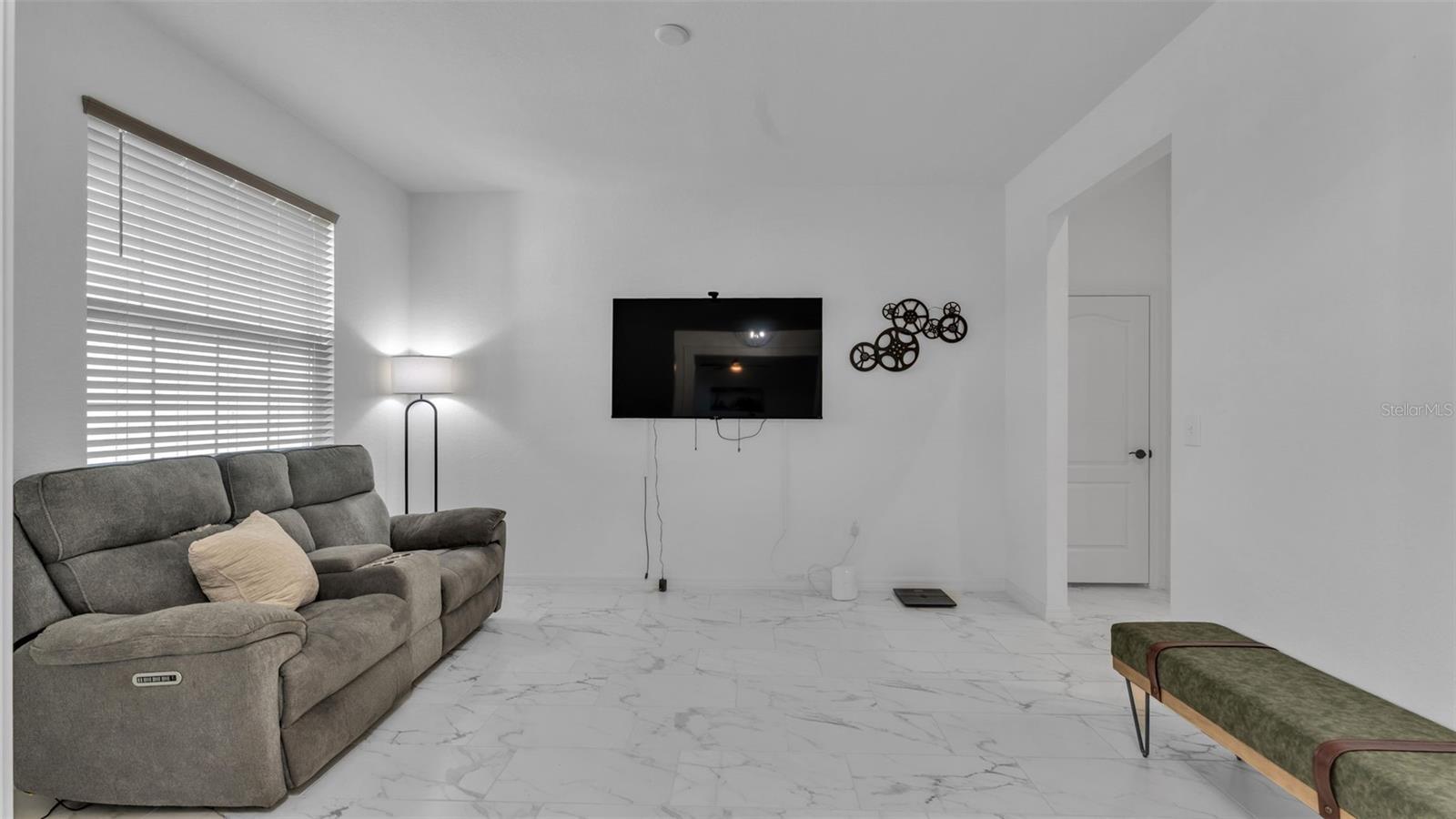 SAND LAKE GRVS PH I - Residential
