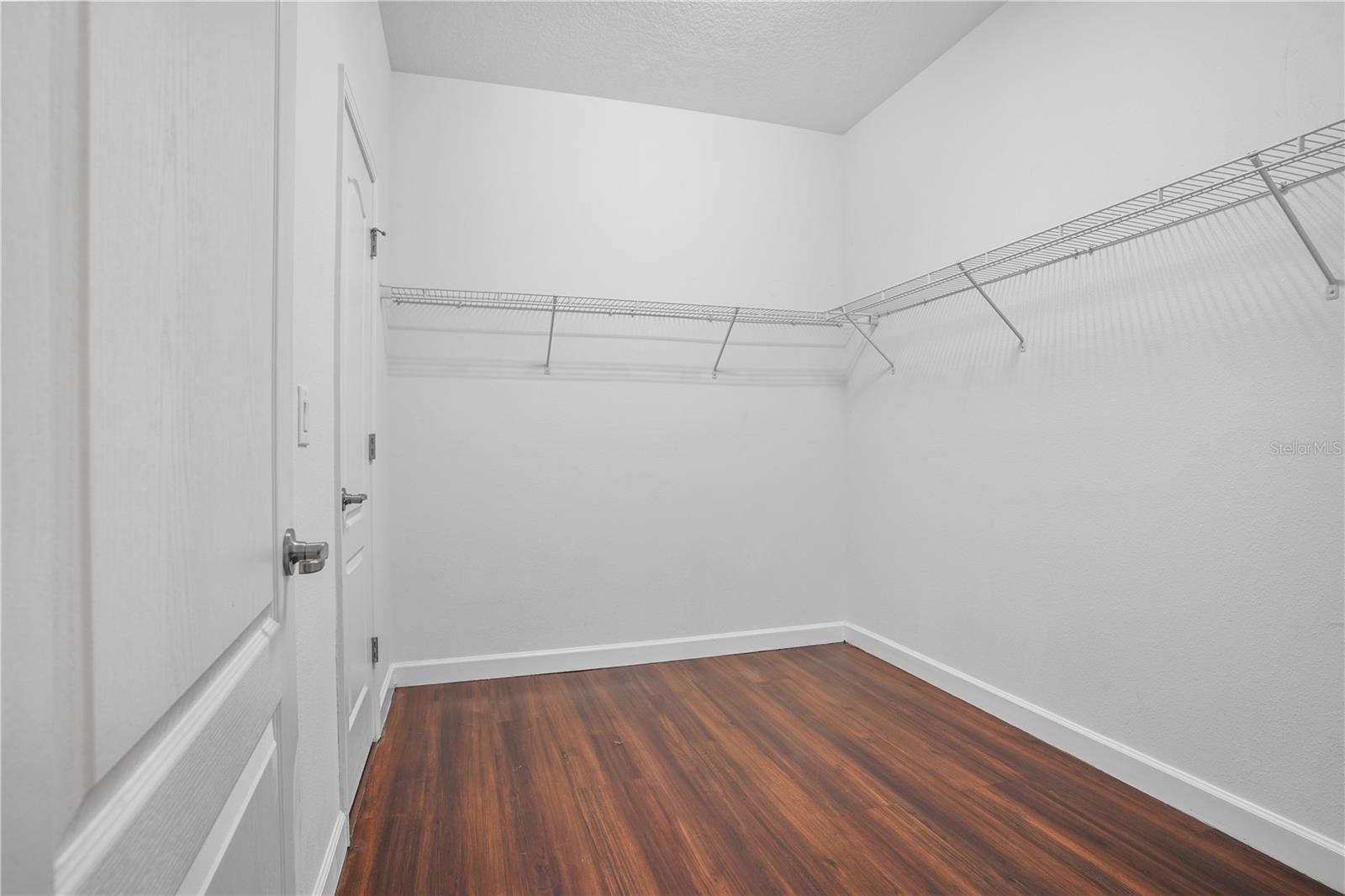 ALEXANDER RDG - Residential