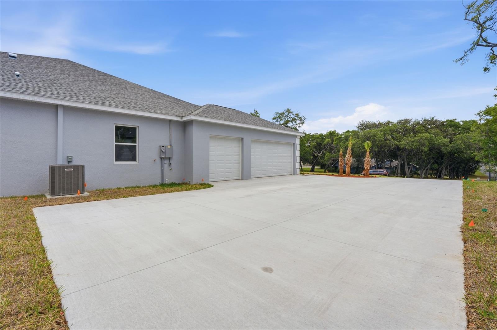 HAMPTON HILLS - Residential