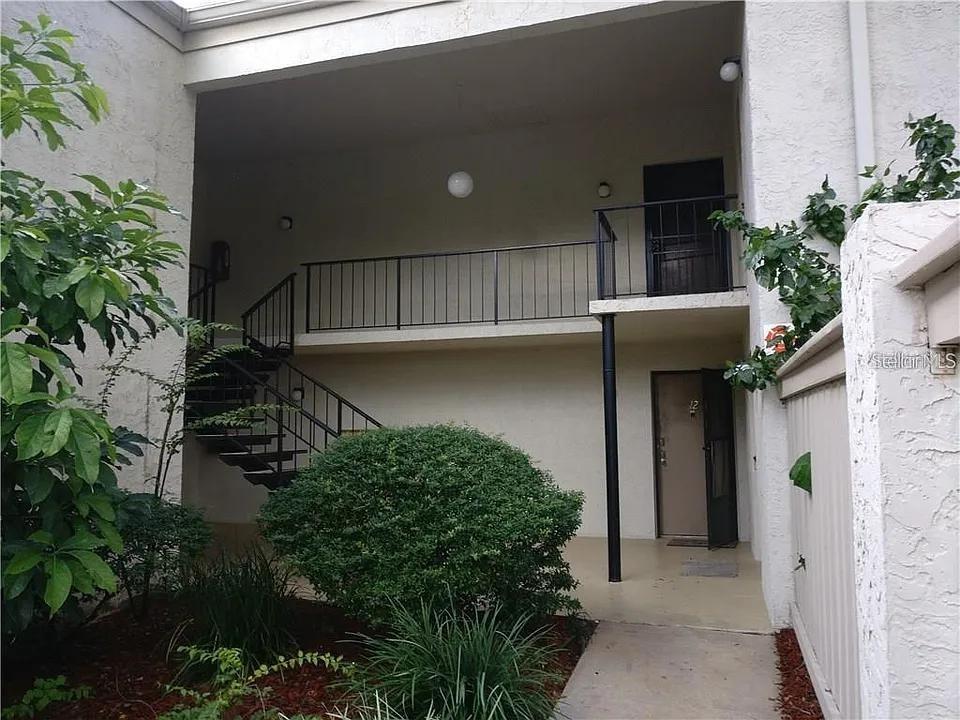 Beautiful Condo, Gated Community, FIRST FLOOR, Tile all over, Bathrooms Remodeled, close to airport, shopping centers, restaurants and bus line.
