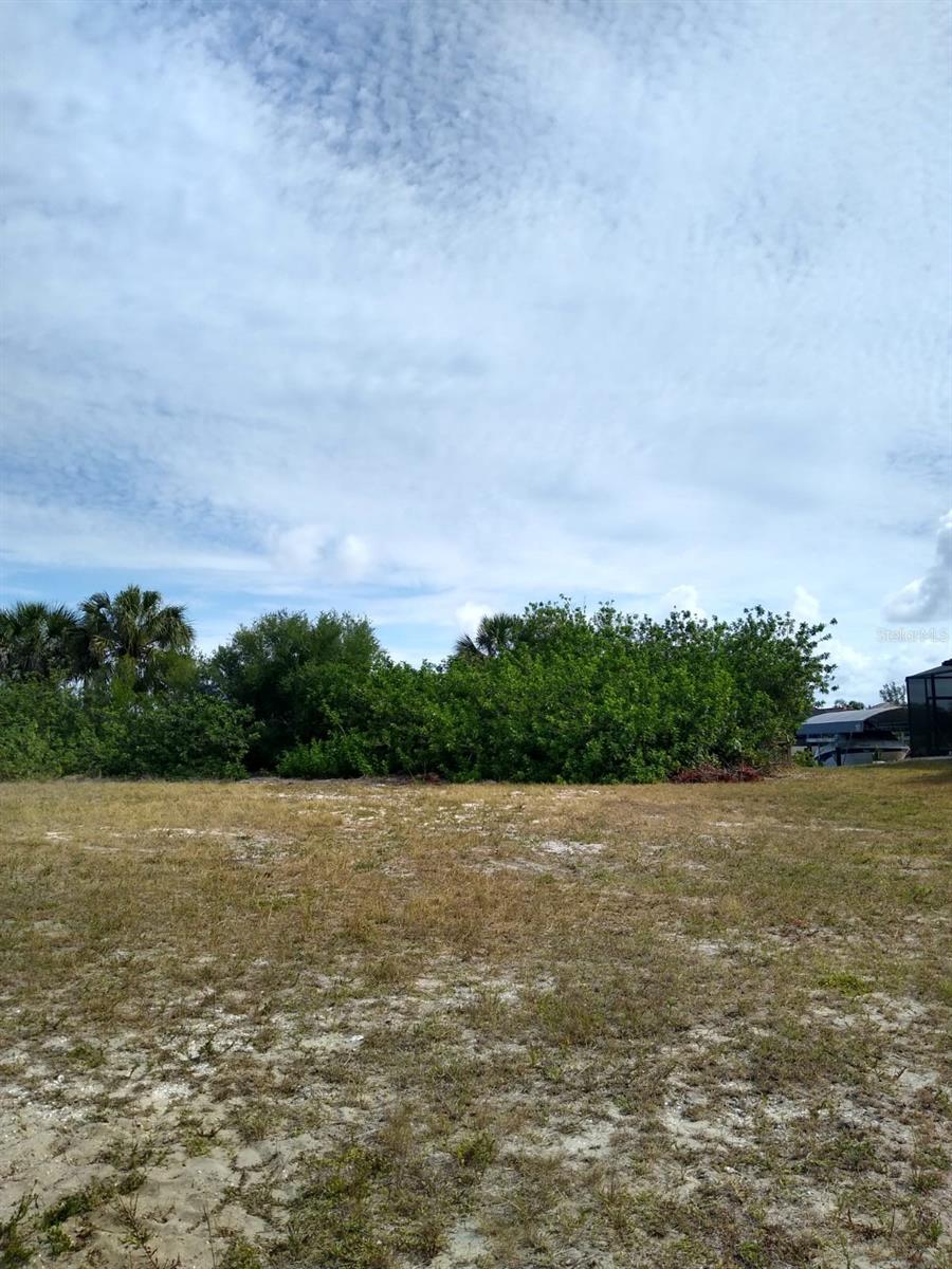 CAPE CORAL - Land