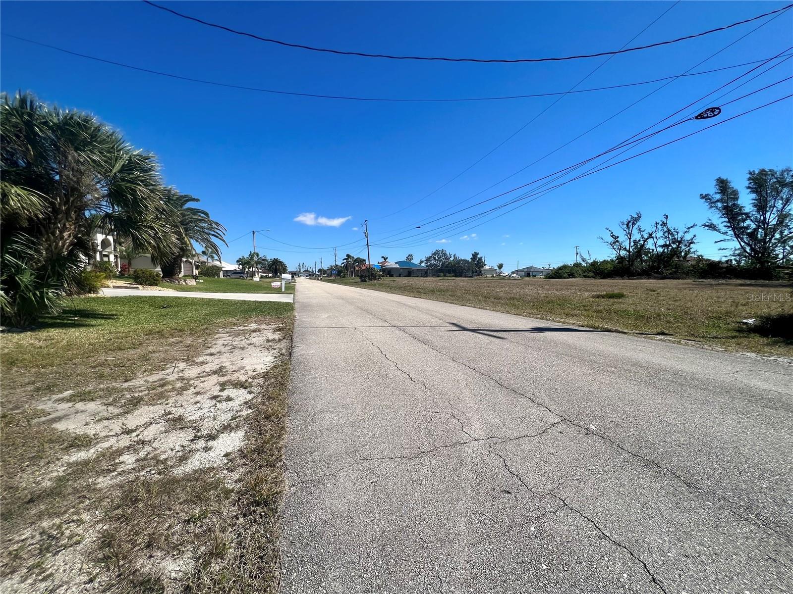 CAPE CORAL - Land