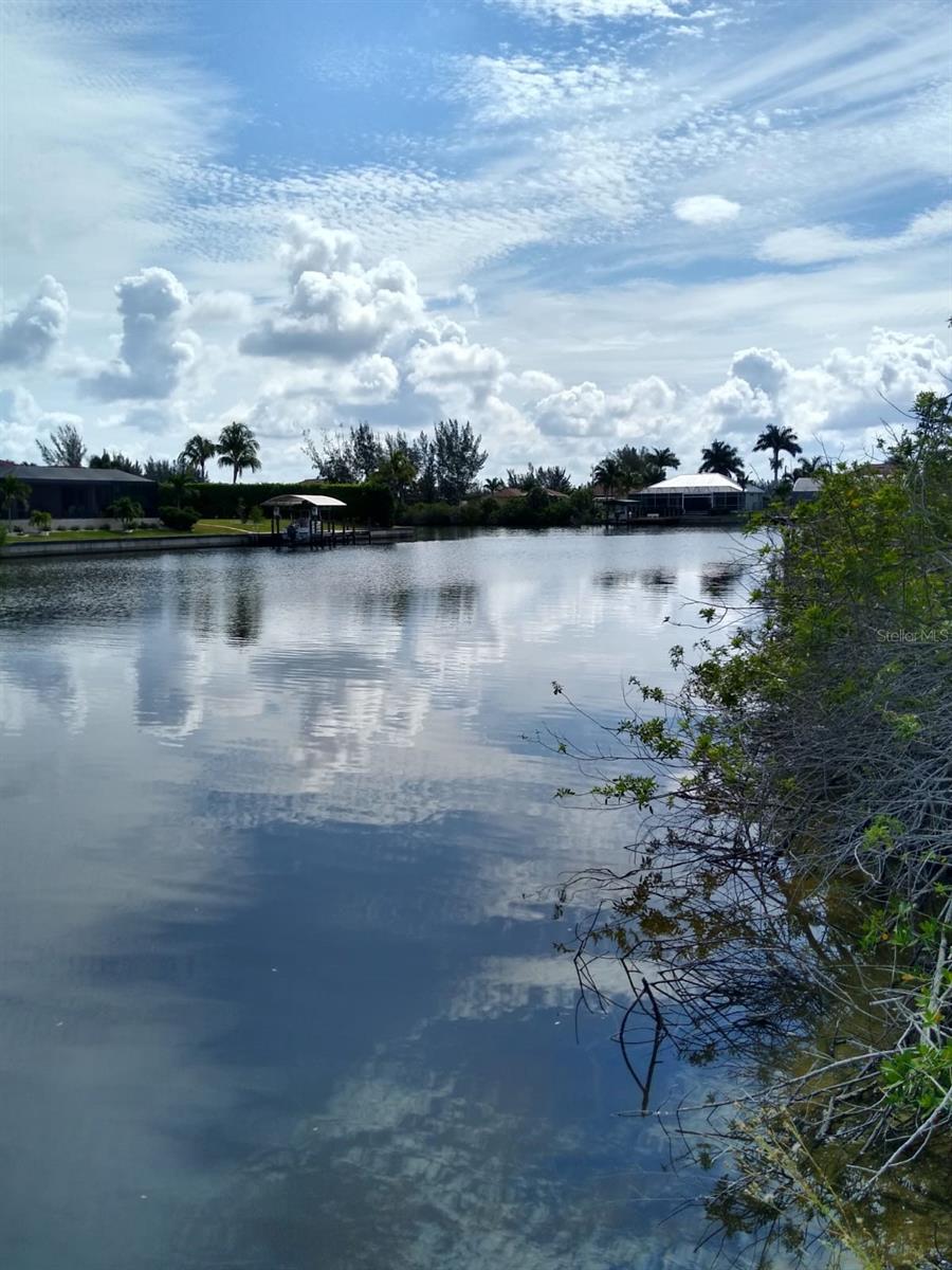 CAPE CORAL - Land