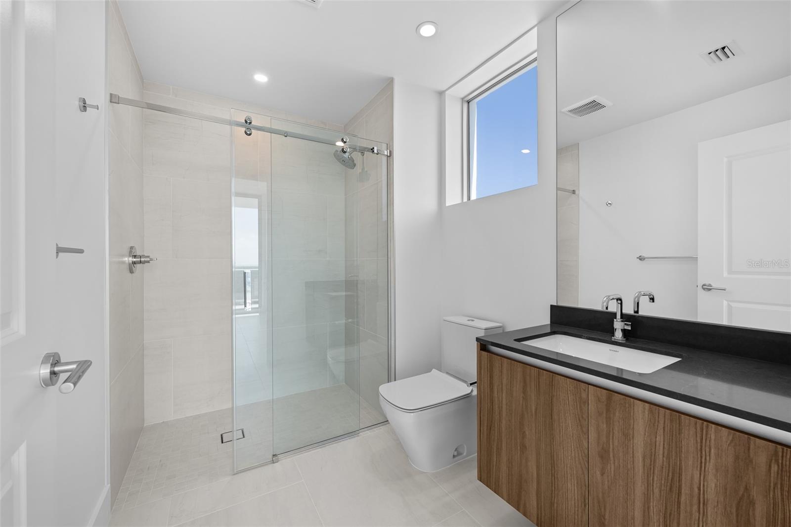 WESTSHORE YACHT CLUB, AQUA TOWER 1 - Residential