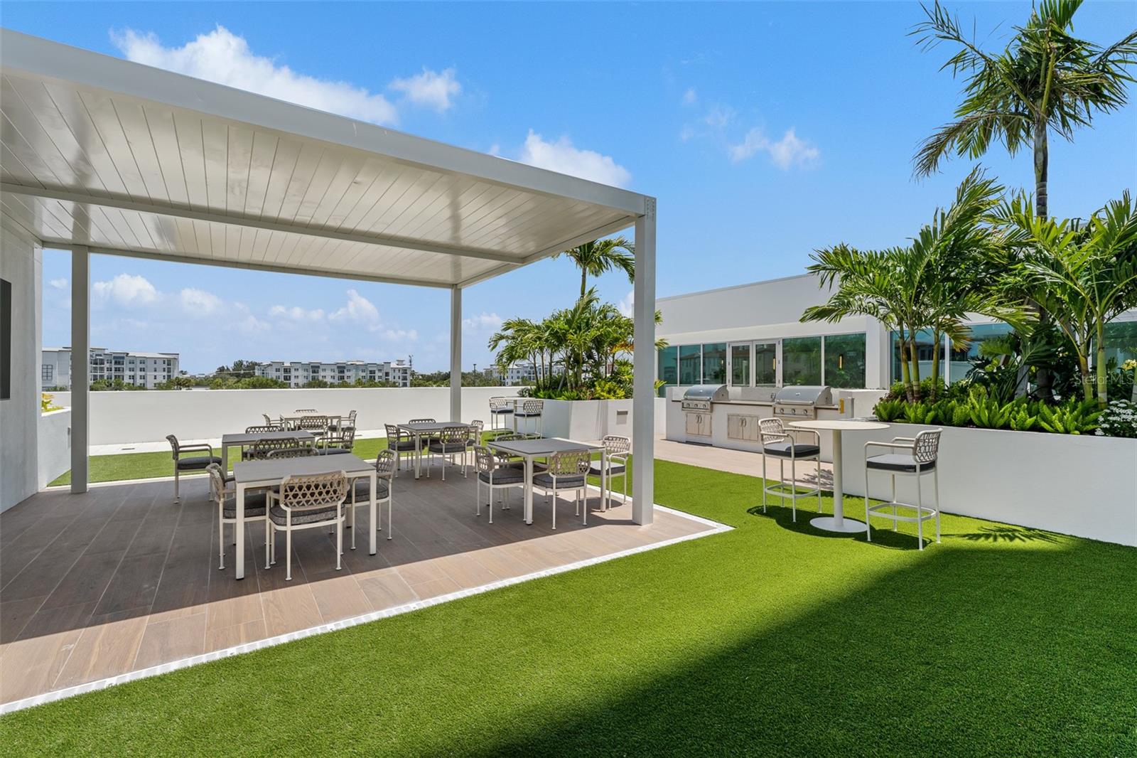 WESTSHORE YACHT CLUB, AQUA TOWER 1 - Residential