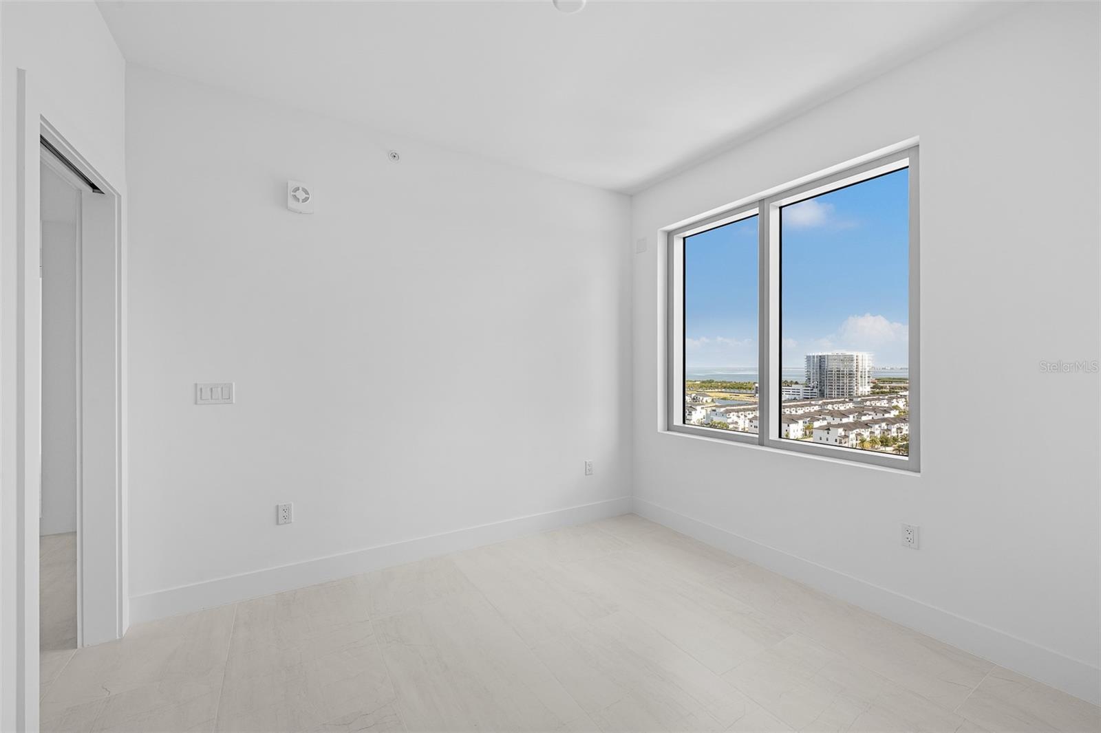 WESTSHORE YACHT CLUB, AQUA TOWER 1 - Residential