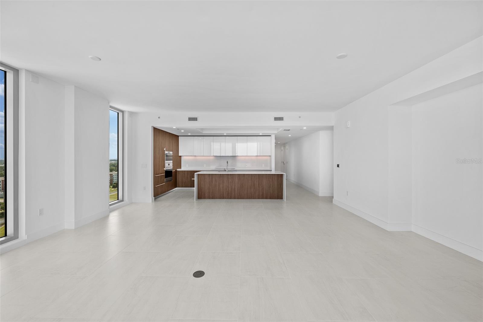 WESTSHORE YACHT CLUB, AQUA TOWER 1 - Residential