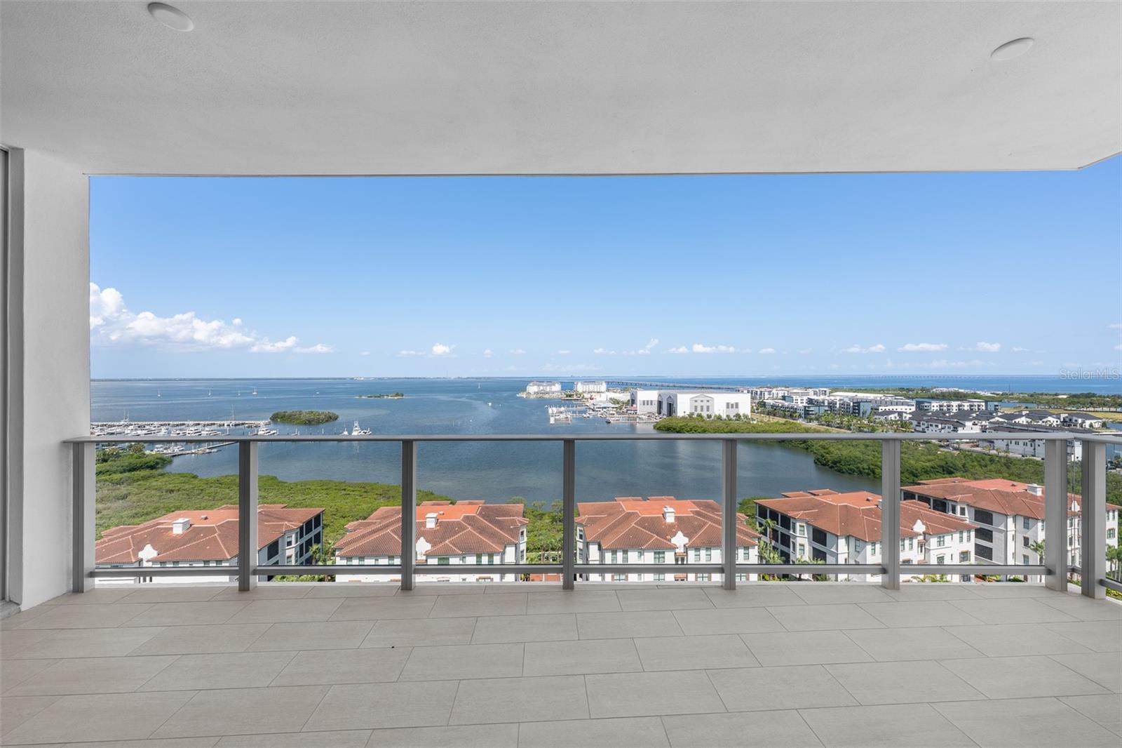 WESTSHORE YACHT CLUB, AQUA TOWER 1 - Residential