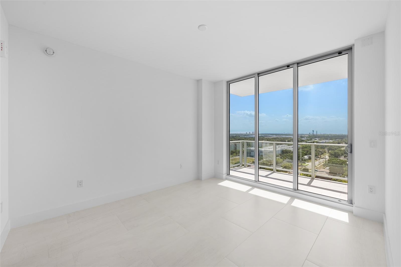 WESTSHORE YACHT CLUB, AQUA TOWER 1 - Residential