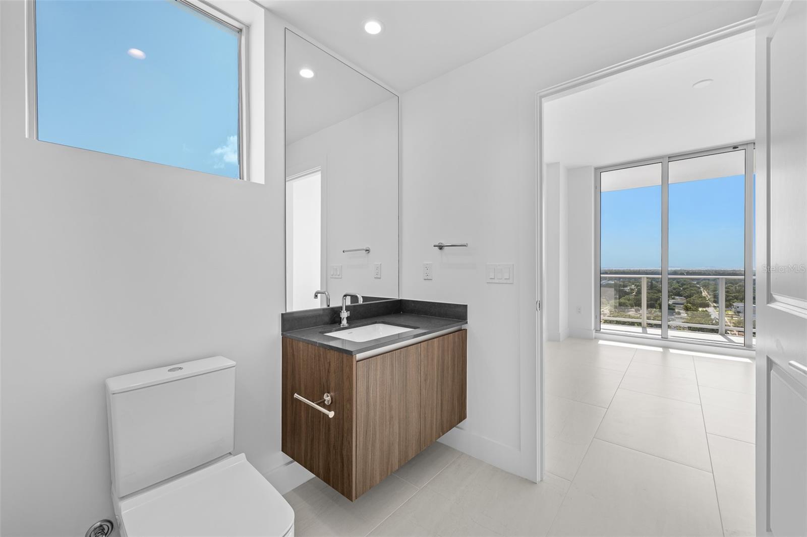 WESTSHORE YACHT CLUB, AQUA TOWER 1 - Residential
