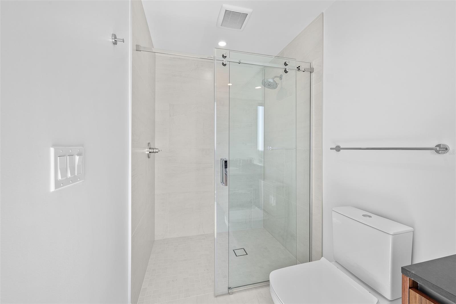 WESTSHORE YACHT CLUB, AQUA TOWER 1 - Residential