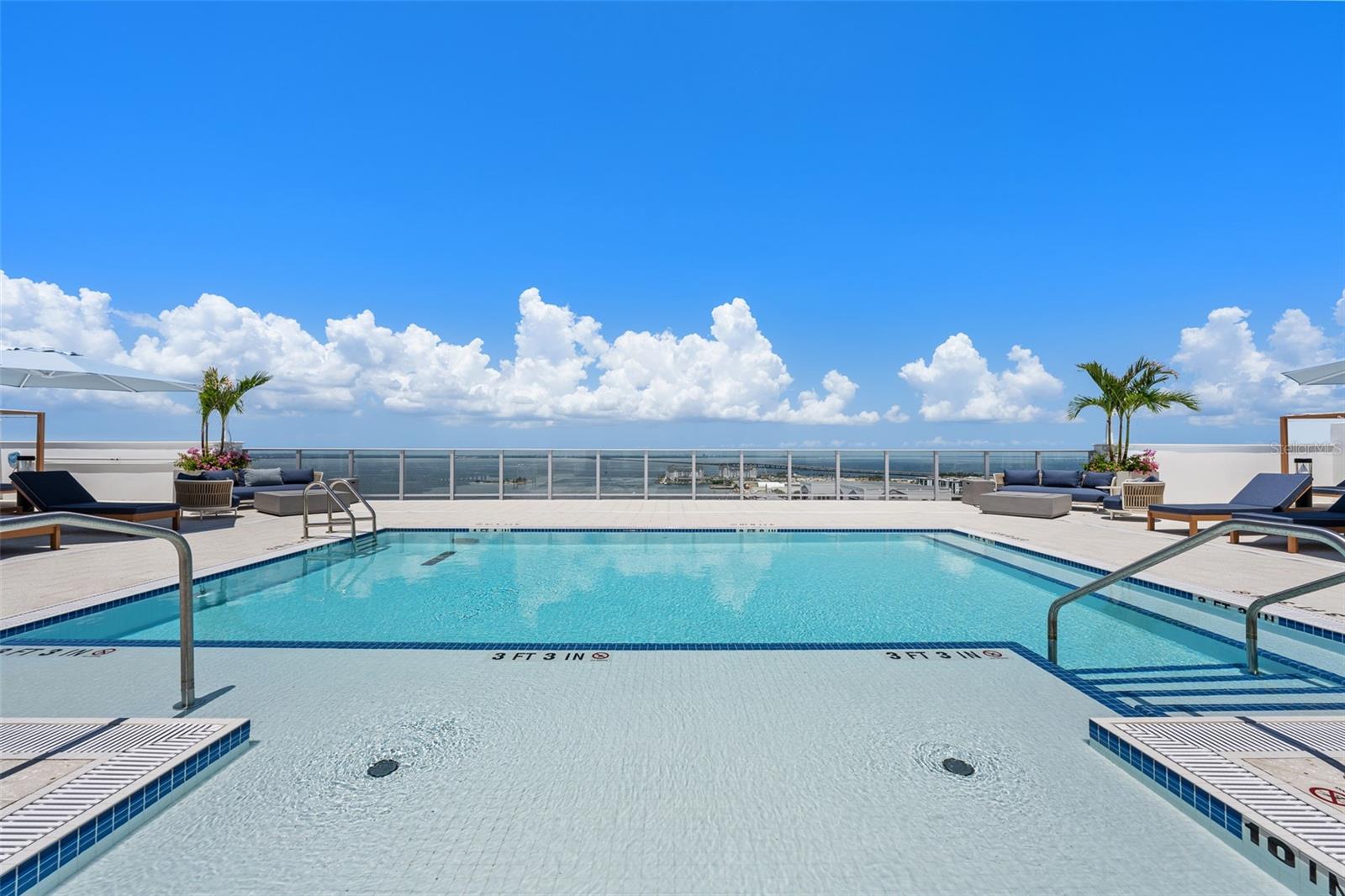 WESTSHORE YACHT CLUB, AQUA TOWER 1 - Residential