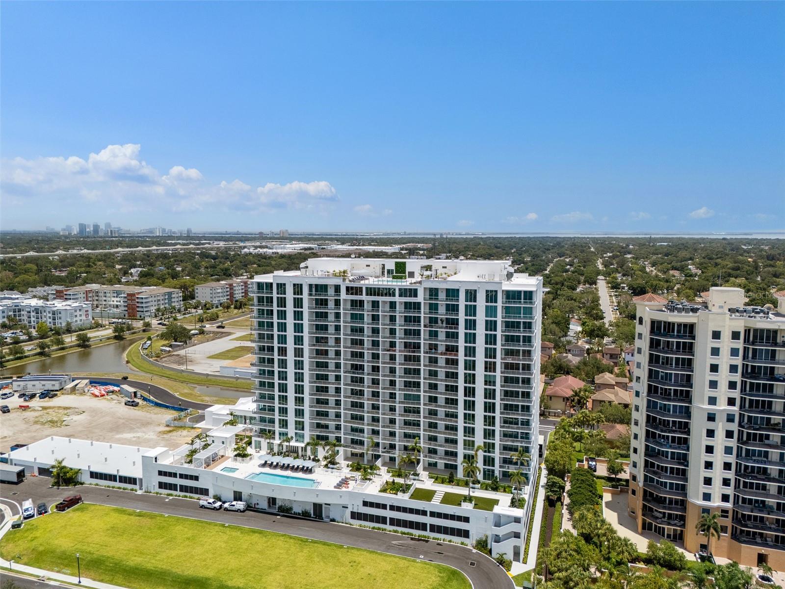 WESTSHORE YACHT CLUB, AQUA TOWER 1 - Residential