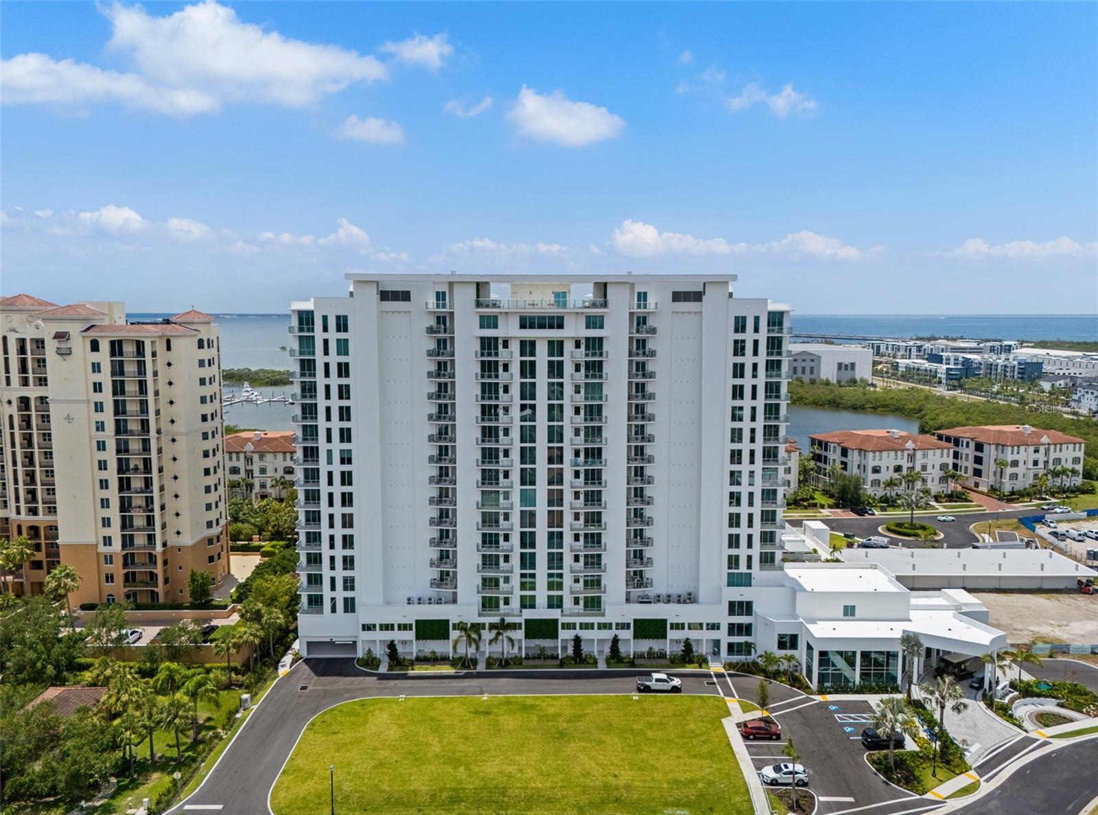 WESTSHORE YACHT CLUB, AQUA TOWER 1 - Residential