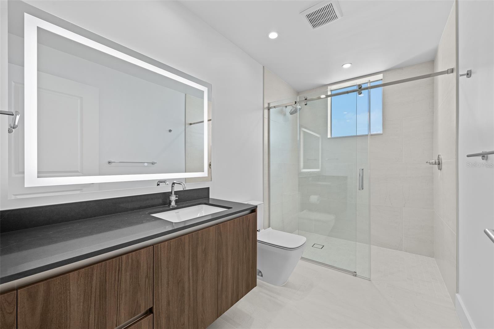 WESTSHORE YACHT CLUB, AQUA TOWER 1 - Residential