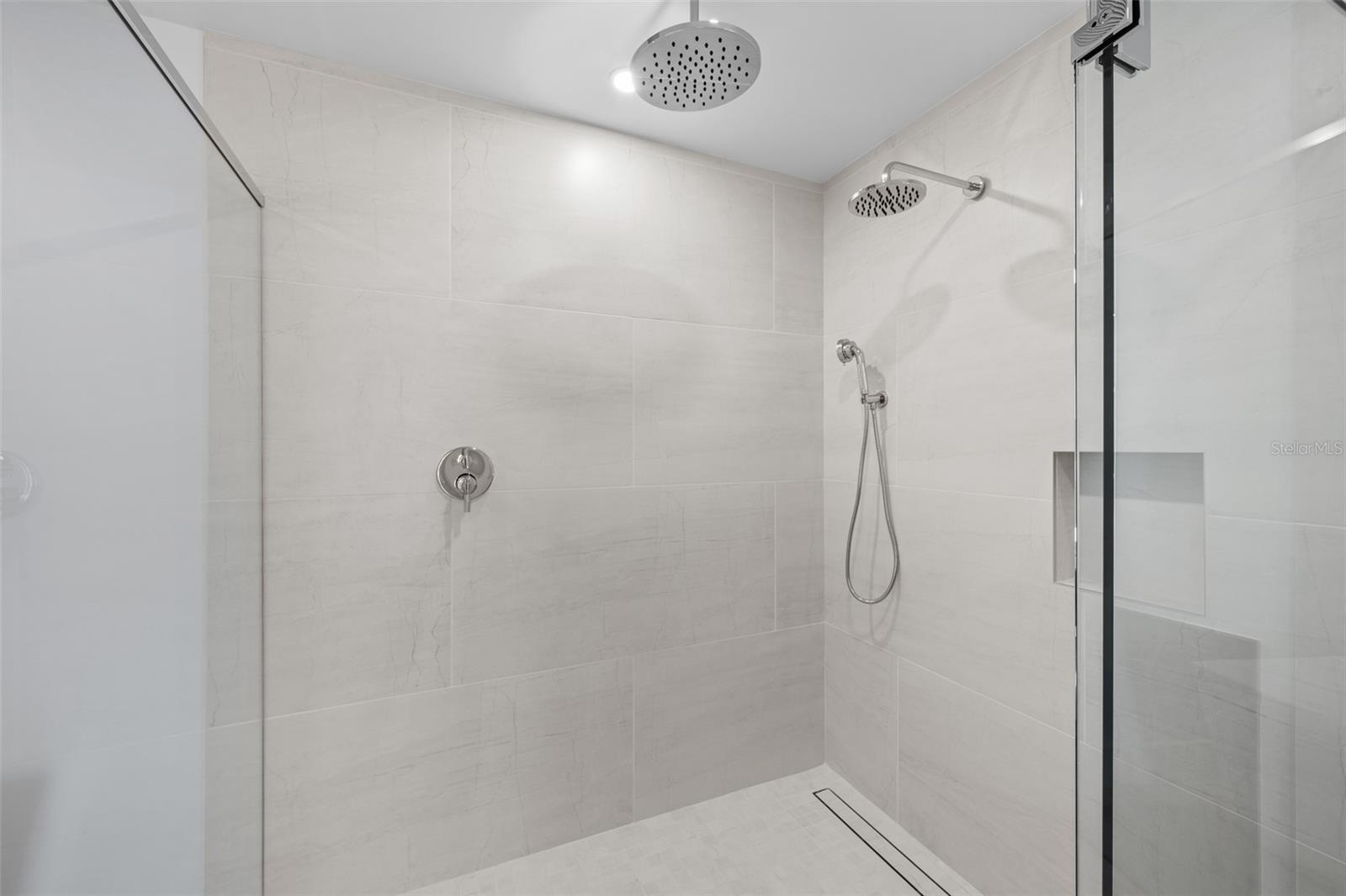 WESTSHORE YACHT CLUB, AQUA TOWER 1 - Residential