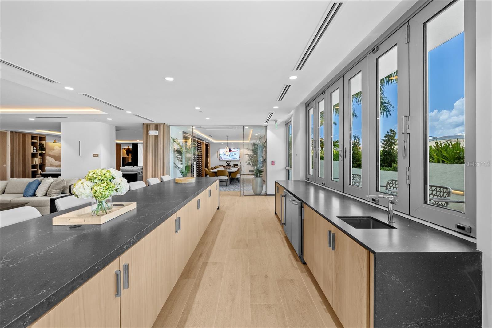 WESTSHORE YACHT CLUB, AQUA TOWER 1 - Residential
