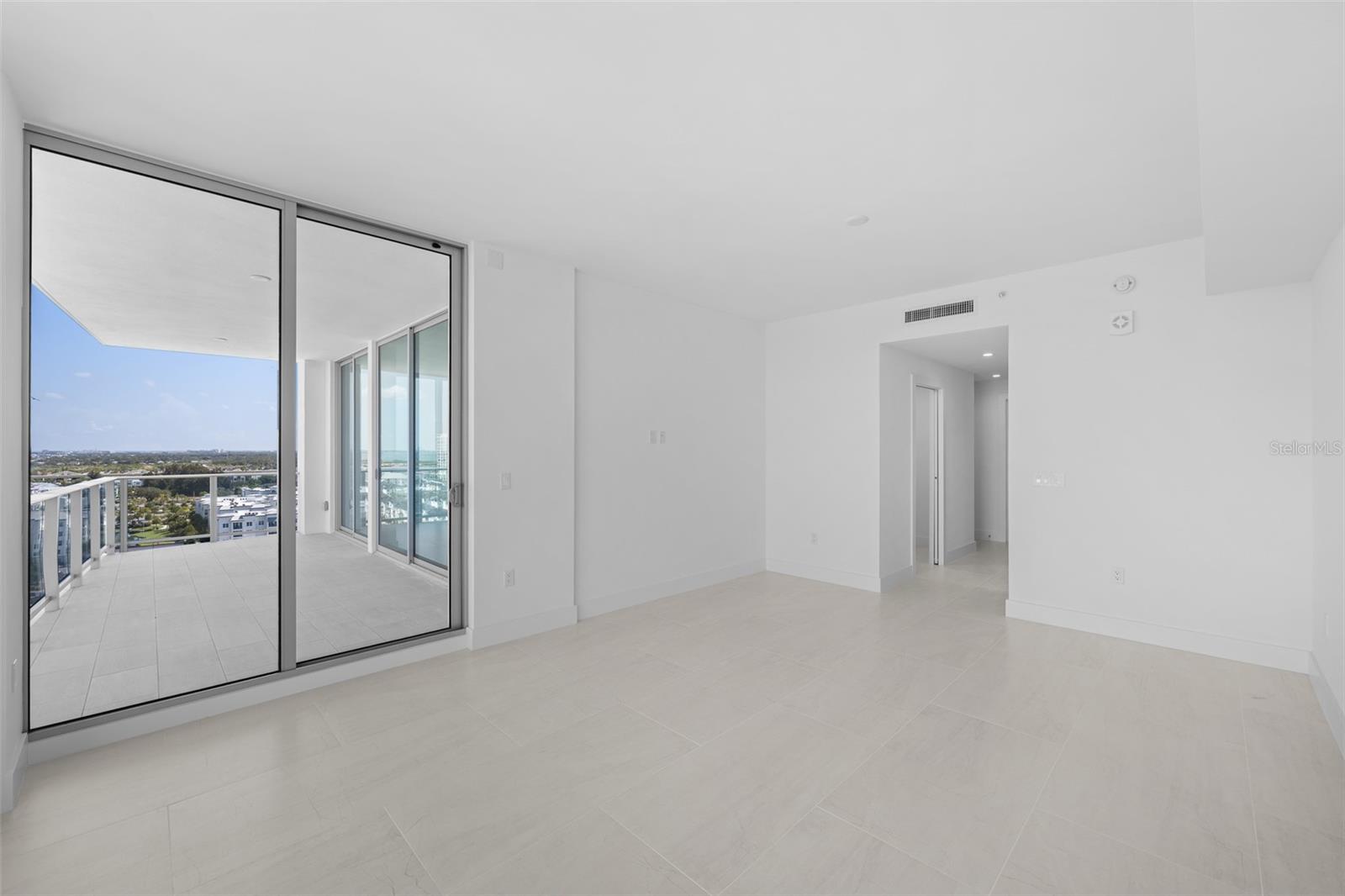 WESTSHORE YACHT CLUB, AQUA TOWER 1 - Residential