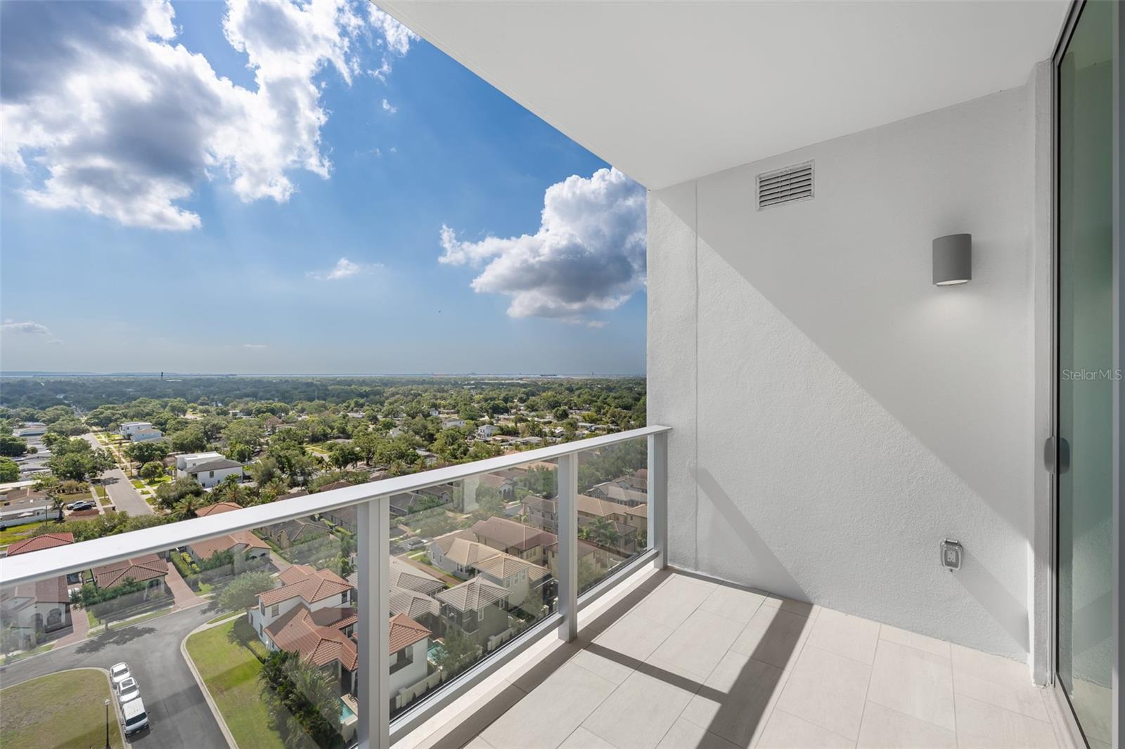WESTSHORE YACHT CLUB, AQUA TOWER 1 - Residential