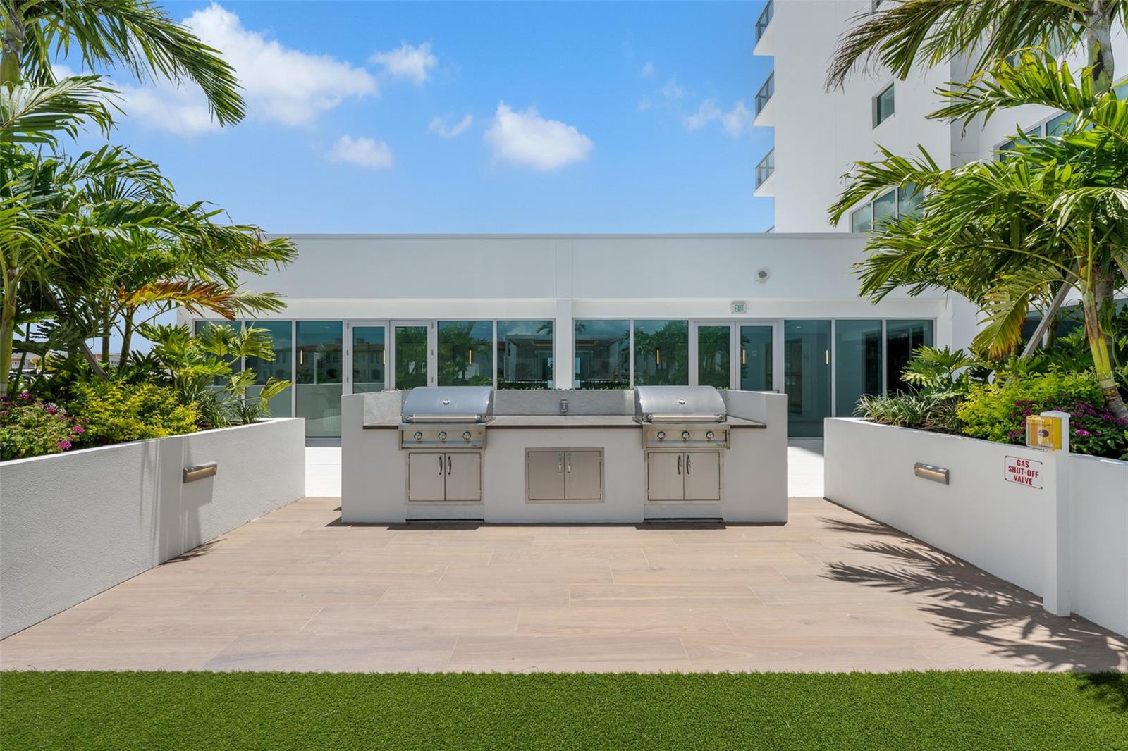 WESTSHORE YACHT CLUB, AQUA TOWER 1 - Residential