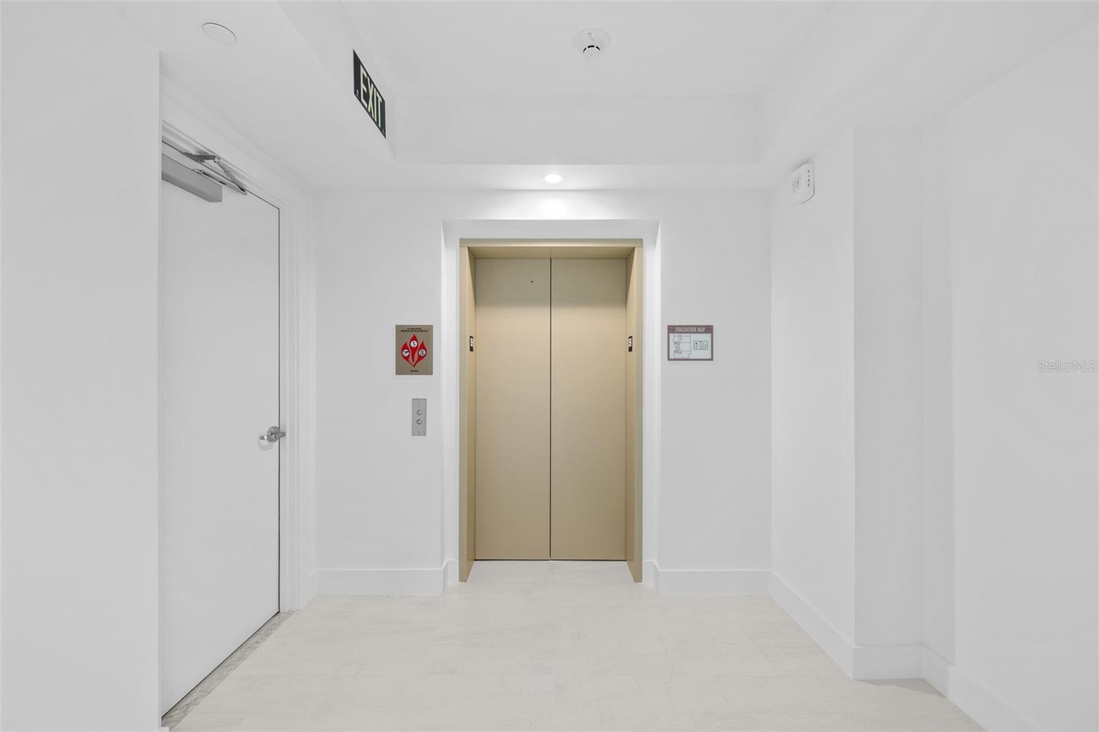 WESTSHORE YACHT CLUB, AQUA TOWER 1 - Residential