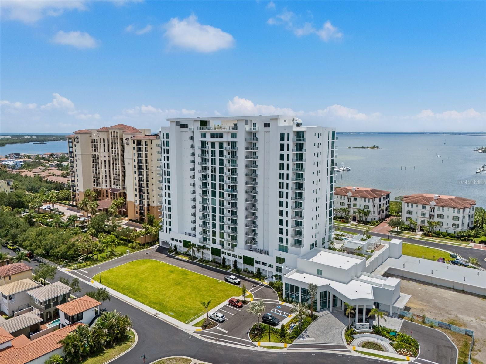 WESTSHORE YACHT CLUB, AQUA TOWER 1 - Residential