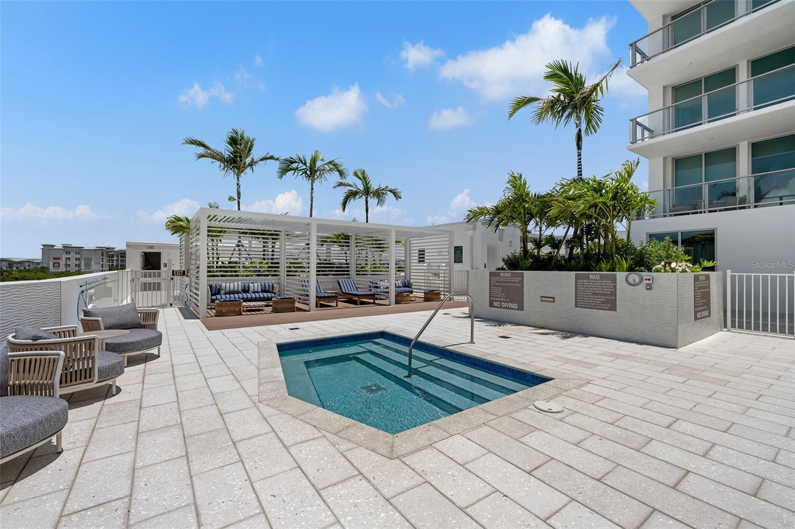 WESTSHORE YACHT CLUB, AQUA TOWER 1 - Residential