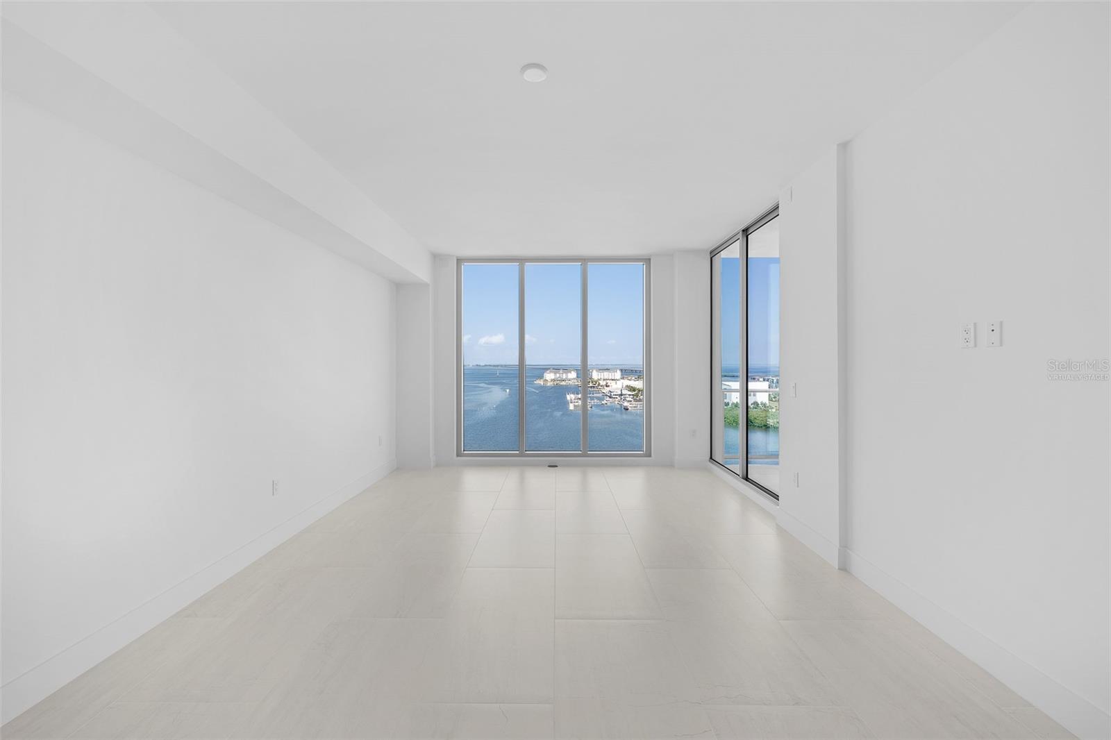WESTSHORE YACHT CLUB, AQUA TOWER 1 - Residential