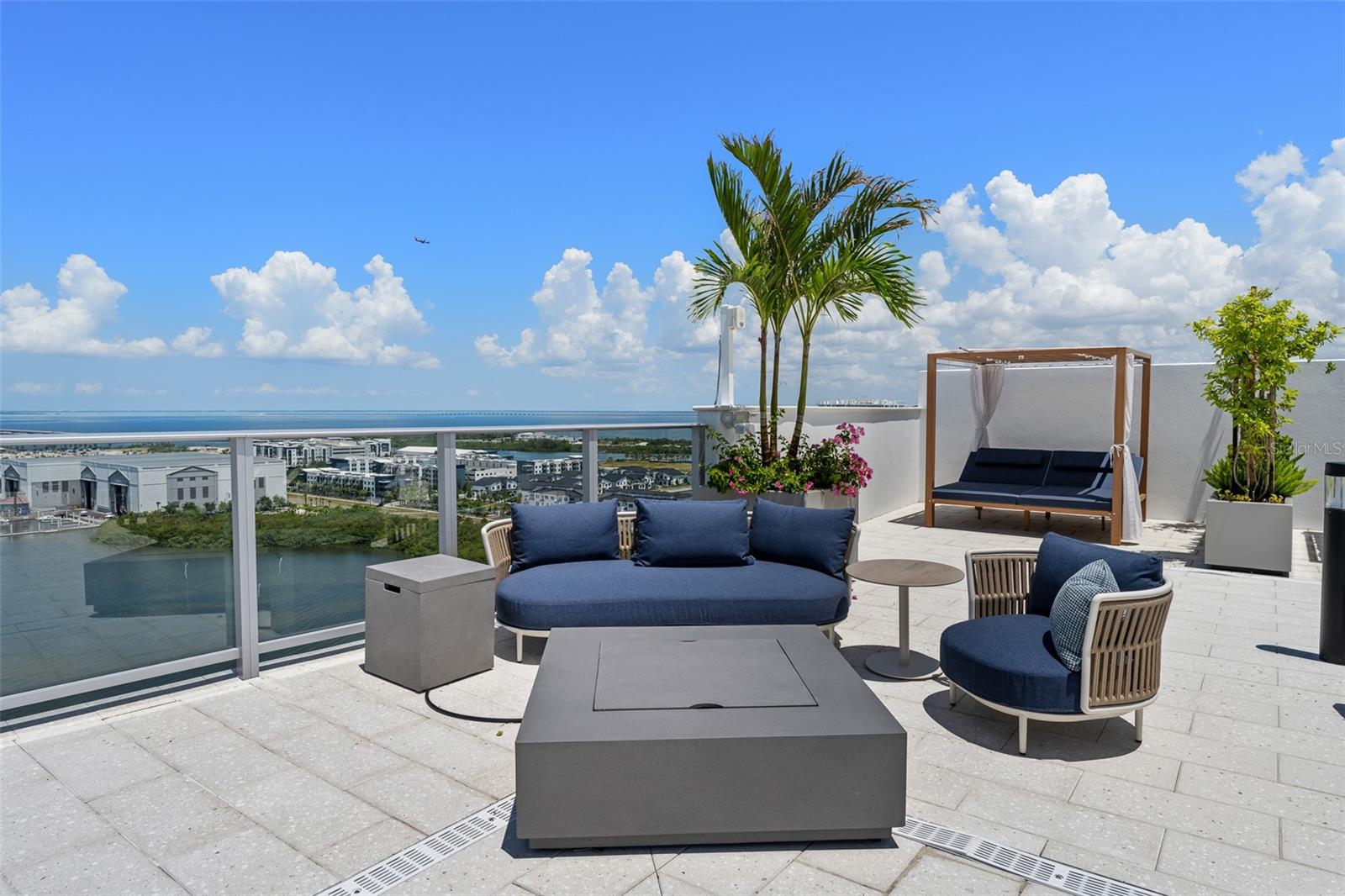 WESTSHORE YACHT CLUB, AQUA TOWER 1 - Residential
