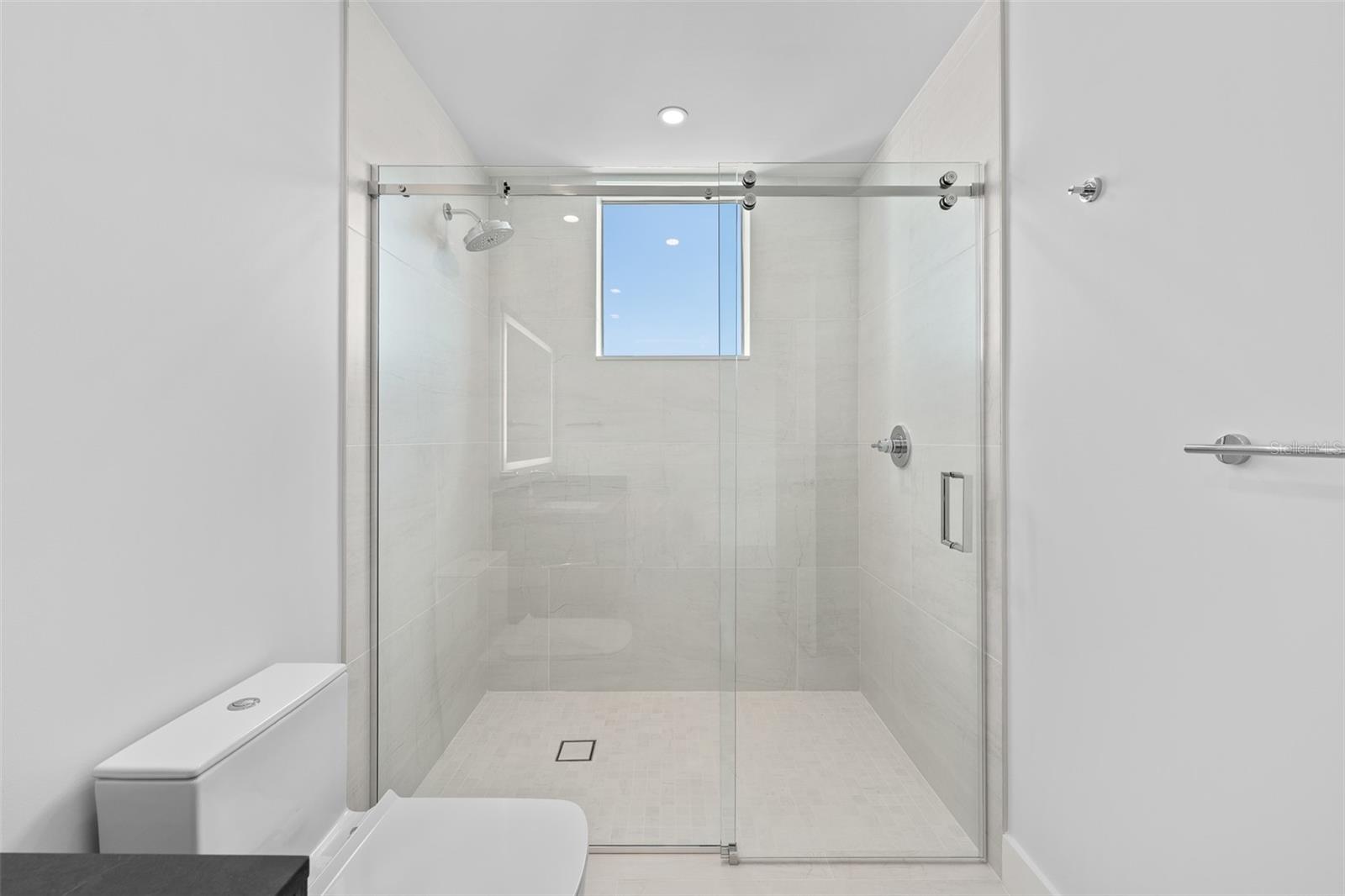 WESTSHORE YACHT CLUB, AQUA TOWER 1 - Residential
