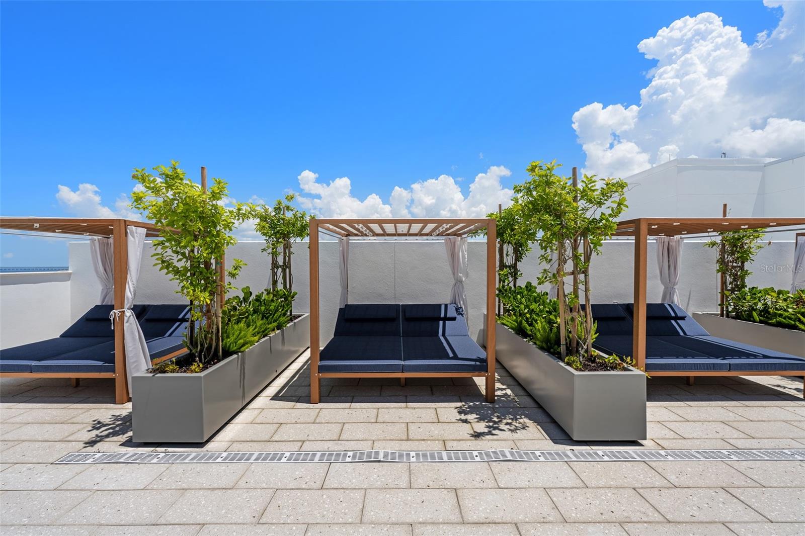 WESTSHORE YACHT CLUB, AQUA TOWER 1 - Residential