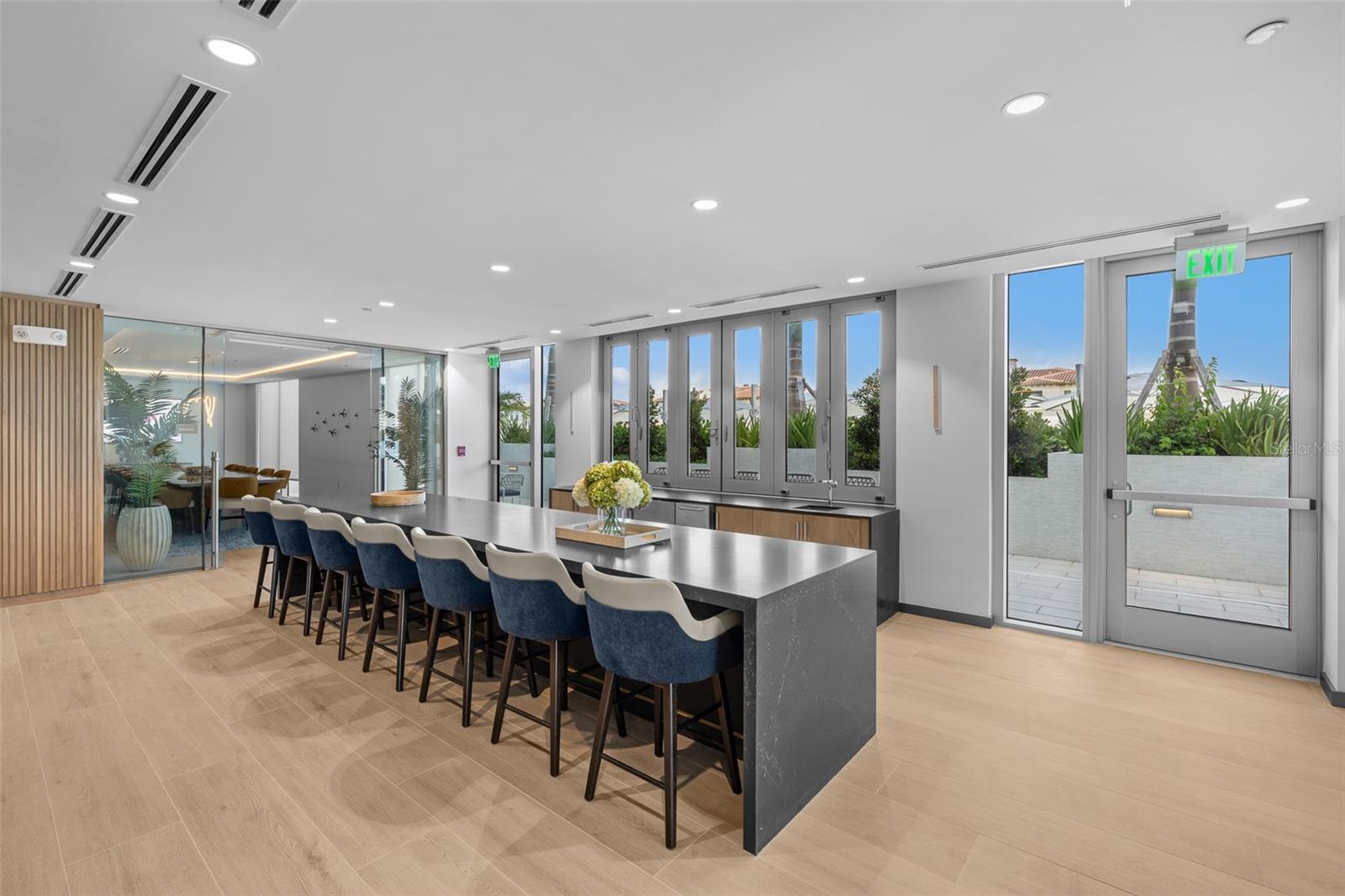 WESTSHORE YACHT CLUB, AQUA TOWER 1 - Residential