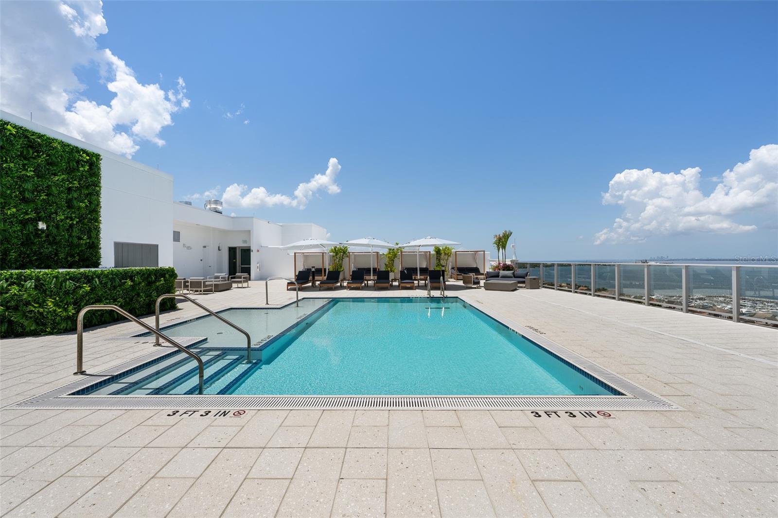 WESTSHORE YACHT CLUB, AQUA TOWER 1 - Residential