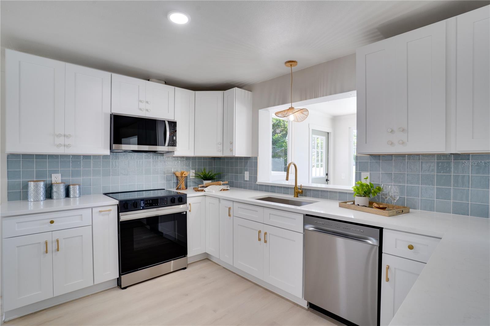 HARBOR HILLS - Residential