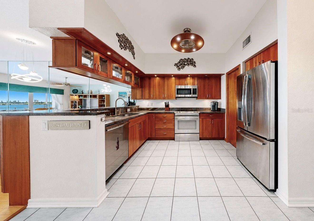 MIRABELLA TWNHMS SUB - Residential Lease