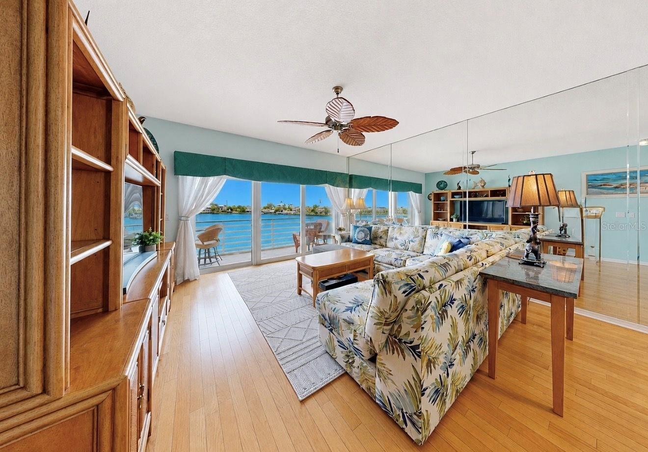 MIRABELLA TWNHMS SUB - Residential Lease