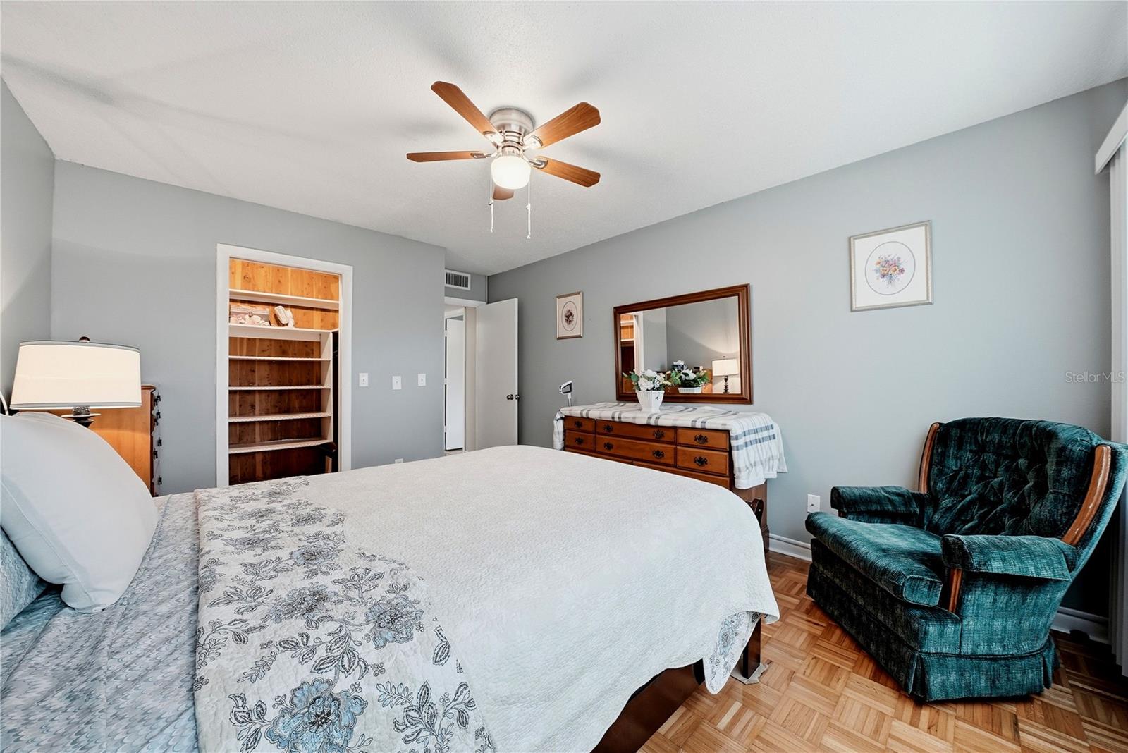 KALMIA CONDO - Residential