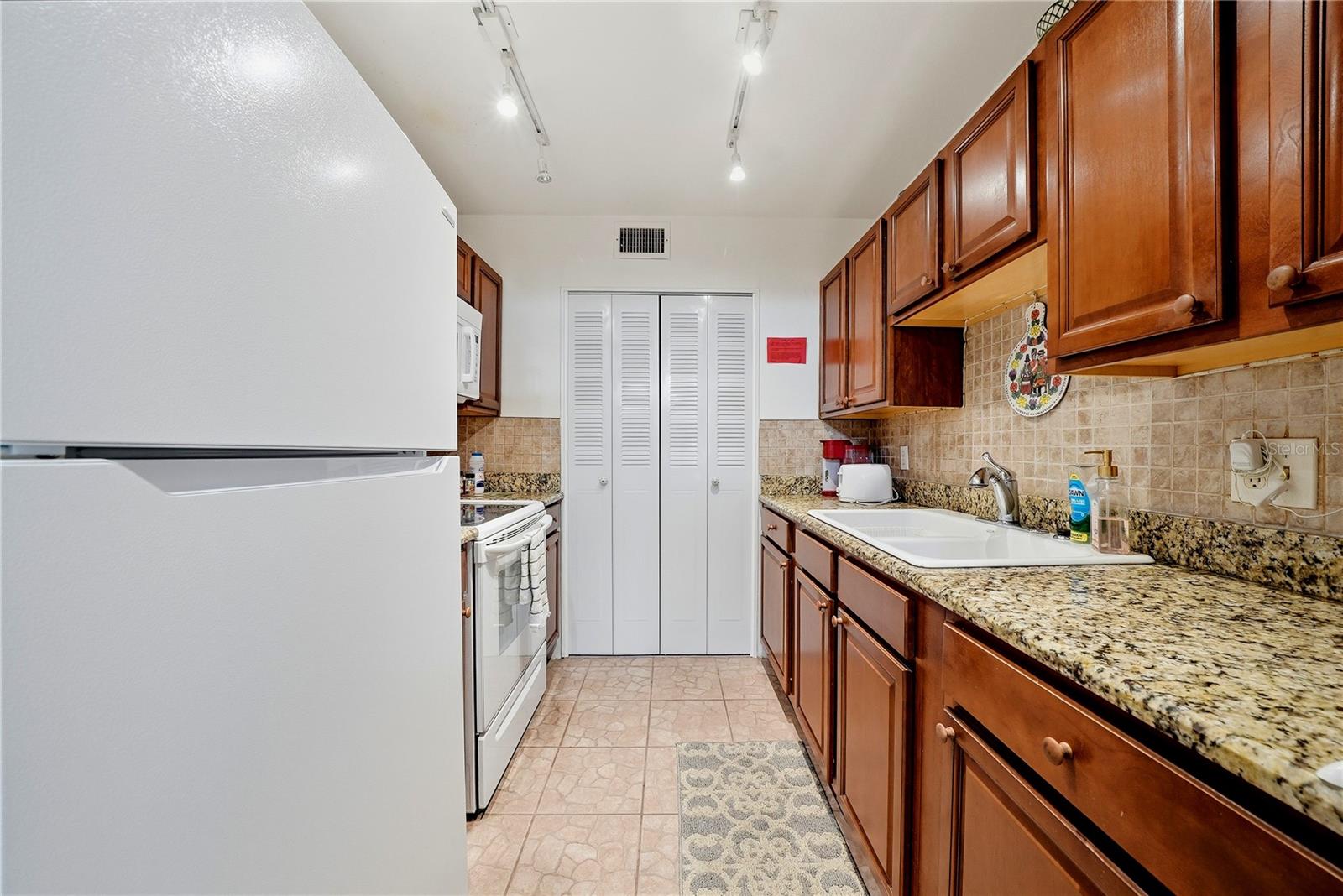 KALMIA CONDO - Residential