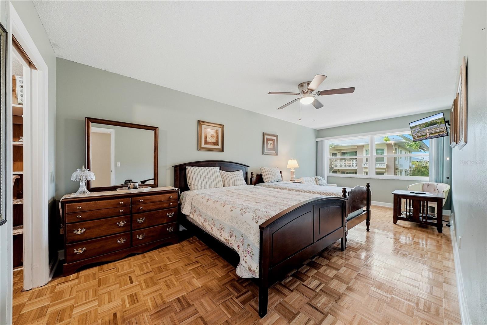 KALMIA CONDO - Residential