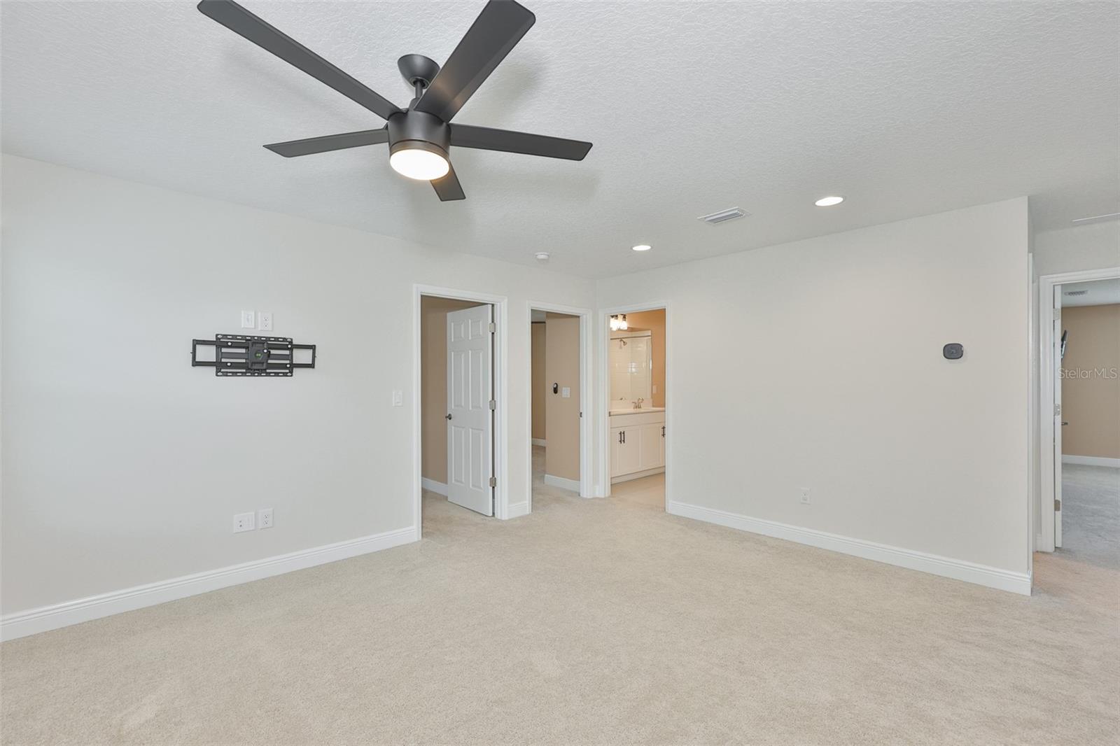 HINTON HAWKSTONE PH 1A2 - Residential Lease