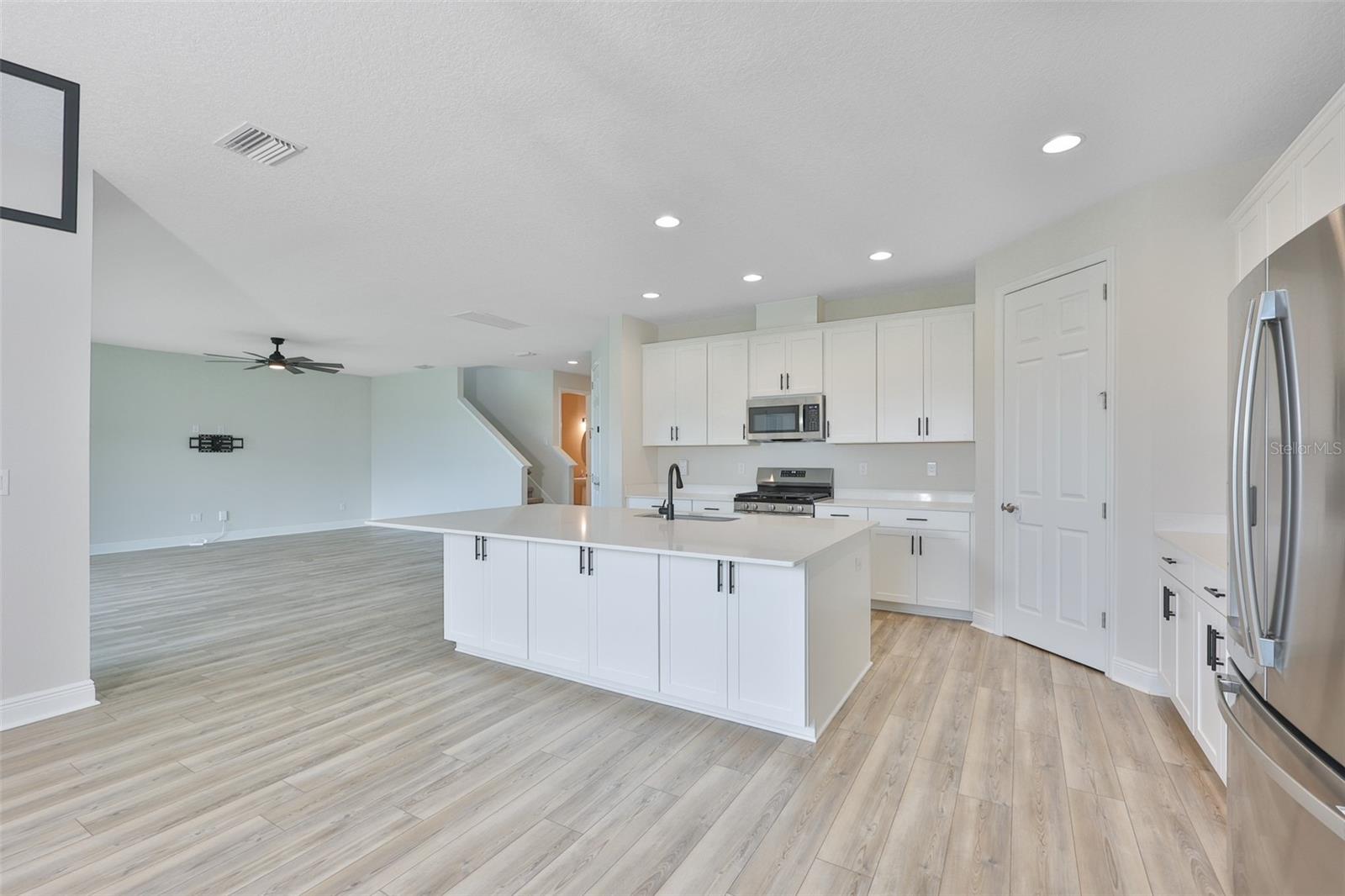 HINTON HAWKSTONE PH 1A2 - Residential Lease
