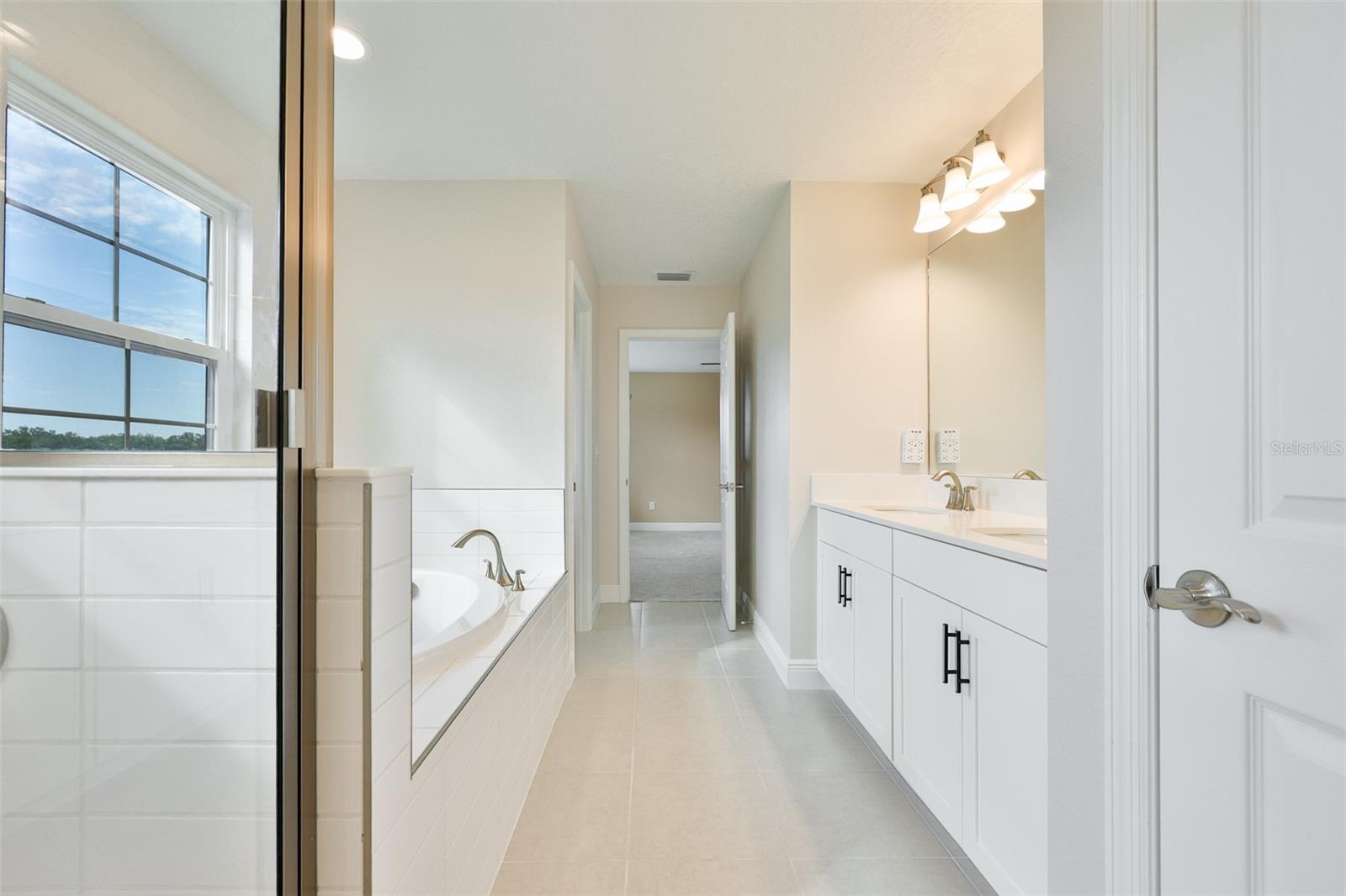 HINTON HAWKSTONE PH 1A2 - Residential Lease