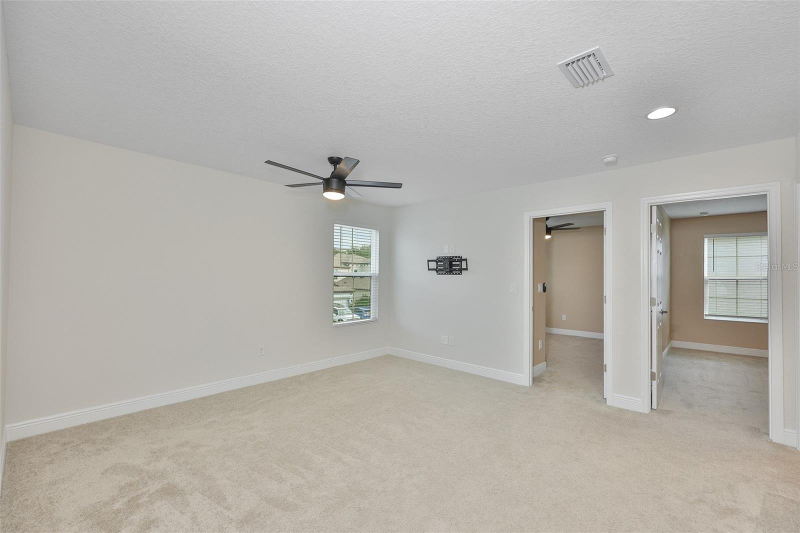 HINTON HAWKSTONE PH 1A2 - Residential Lease