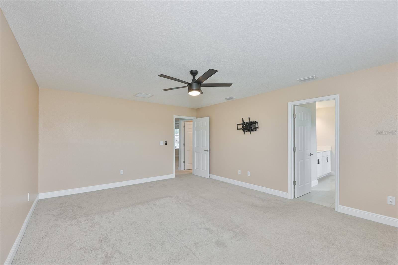 HINTON HAWKSTONE PH 1A2 - Residential Lease
