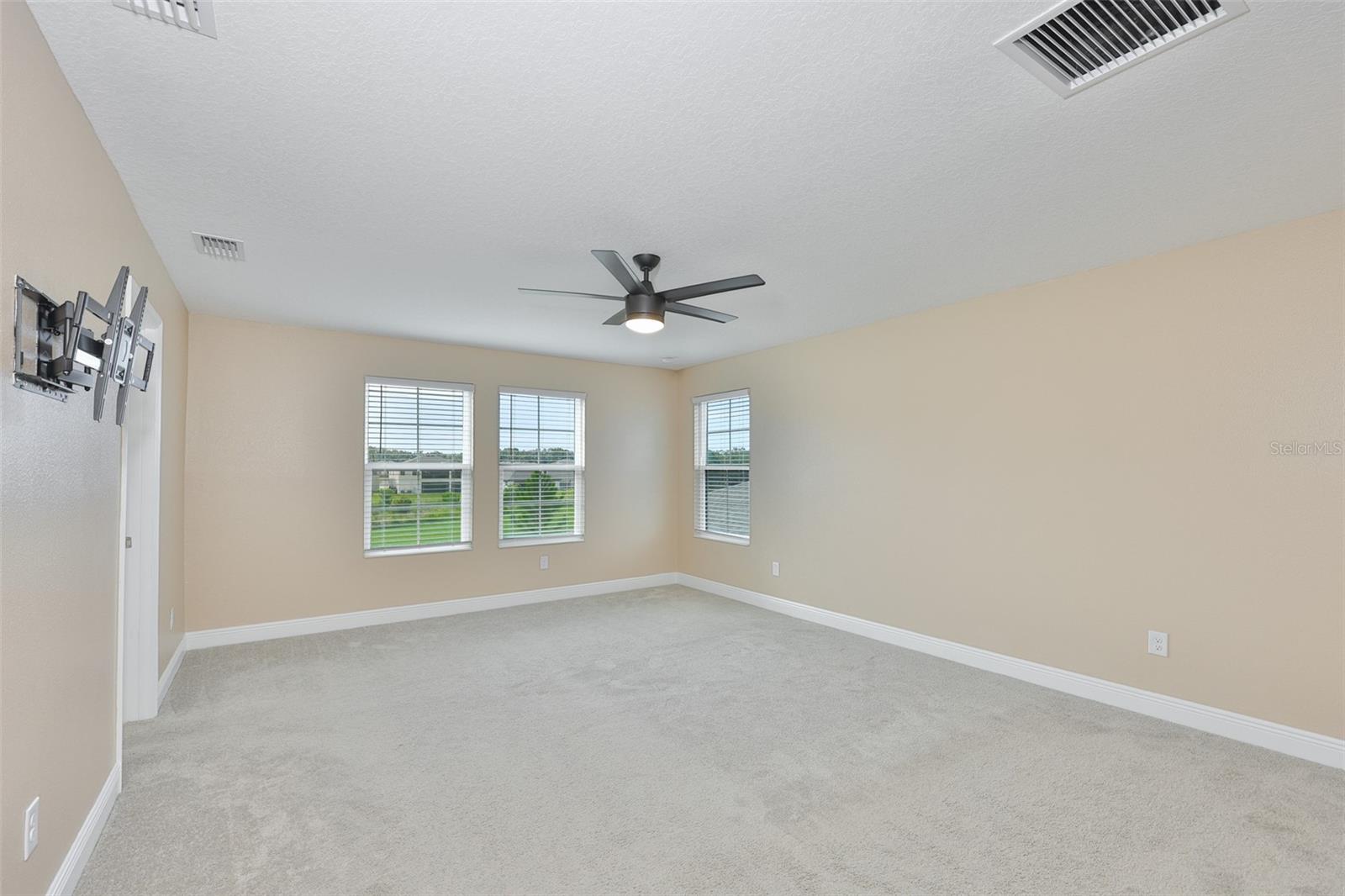 HINTON HAWKSTONE PH 1A2 - Residential Lease