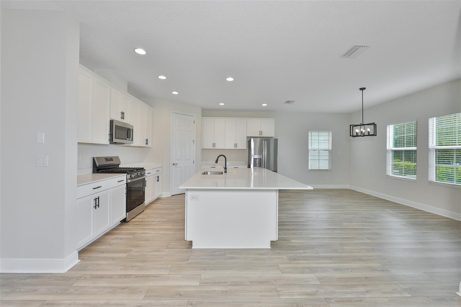 HINTON HAWKSTONE PH 1A2 - Residential Lease