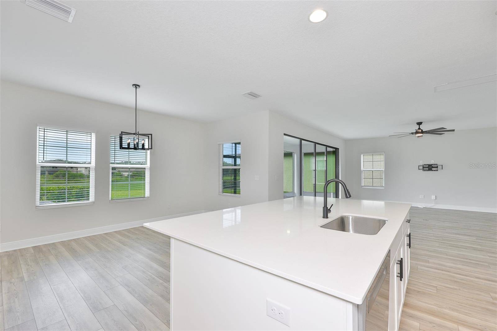 HINTON HAWKSTONE PH 1A2 - Residential Lease