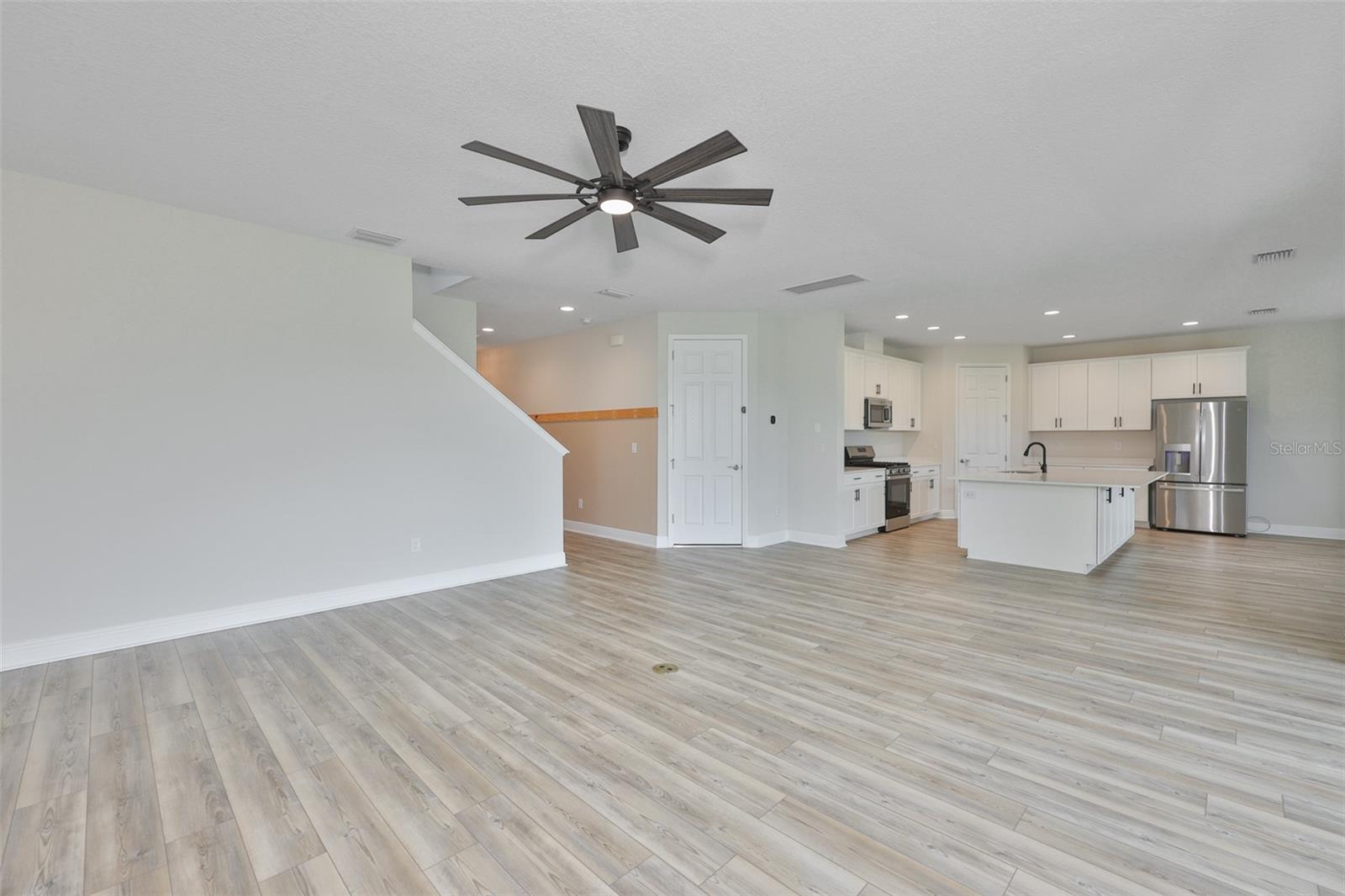HINTON HAWKSTONE PH 1A2 - Residential Lease