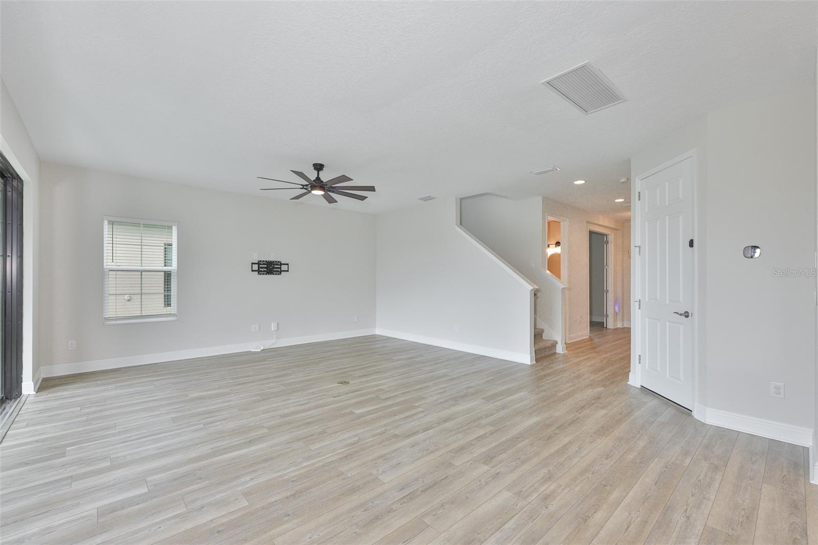 HINTON HAWKSTONE PH 1A2 - Residential Lease