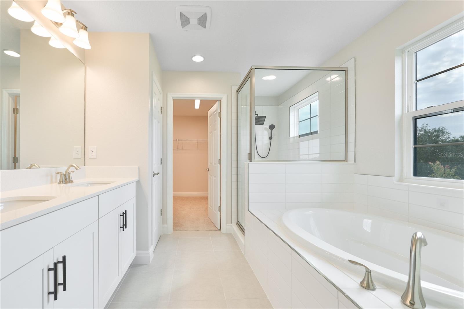 HINTON HAWKSTONE PH 1A2 - Residential Lease